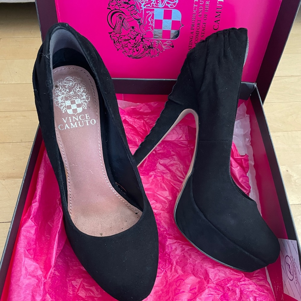 Vince Camuto Momas pump